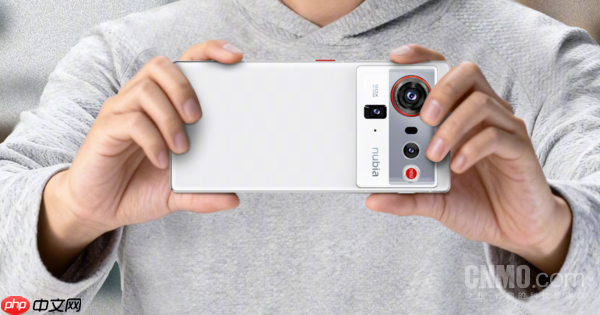 努比亚Z80 Ultra官宣搭载天空全面屏!10月22日发布