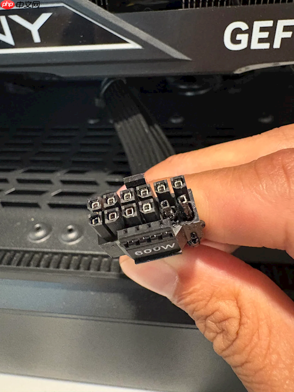 12V-2x6 16针供电接口真没法要了!48小时烧了四块RTX 5090