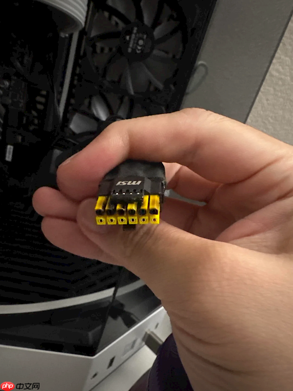 12V-2x6 16针供电接口真没法要了!48小时烧了四块RTX 5090