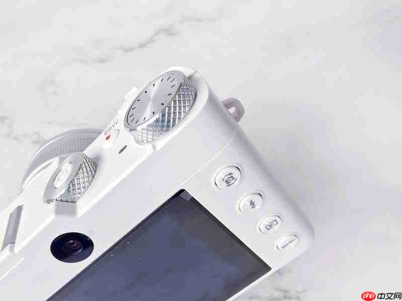 平价也能出大片!彩族C19微单测评:新手入门真香之选!