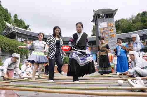 乐游织金・洞见金秋:溶洞与县城共振 织金双节文旅掀热潮