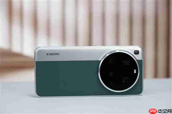 优惠500元!小米15 Ultra上市后首次调价 卢伟冰:唯一的一皇一后组合