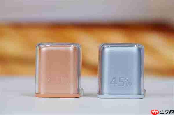 完美适配iPhone17全系快充!倍思同芯充Pro快充充电器套装图赏