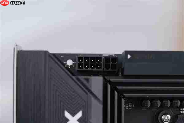 高性价比游戏利器!七彩虹战斧B850M超级黑刃主板图赏