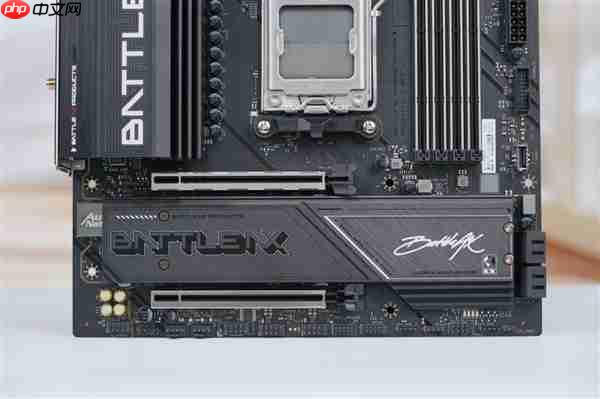 高性价比游戏利器!七彩虹战斧B850M超级黑刃主板图赏