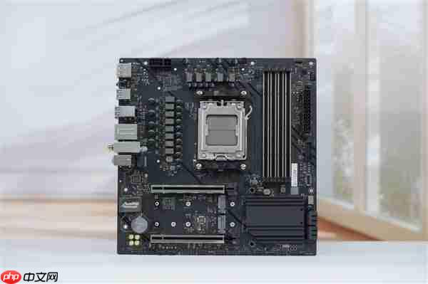 高性价比游戏利器!七彩虹战斧B850M超级黑刃主板图赏