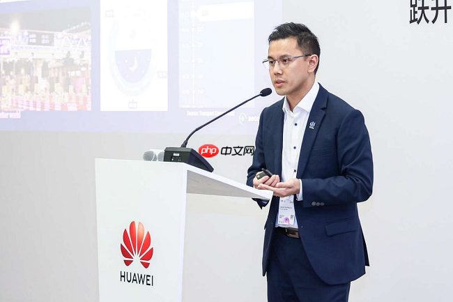 华为联合伙伴发布城市交通大模型解决方案