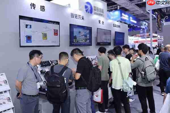 数智融合驱动新质生产力,欧姆龙自动化亮相2025工博会