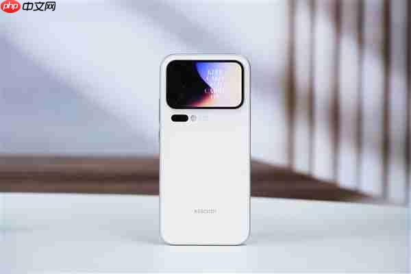 多一块屏对标iPhone 17 Pro Max！小米17 Pro Max图赏