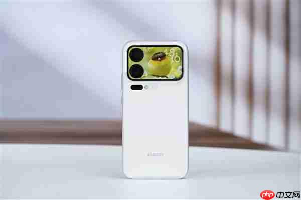 多一块屏对标iPhone 17 Pro Max！小米17 Pro Max图赏