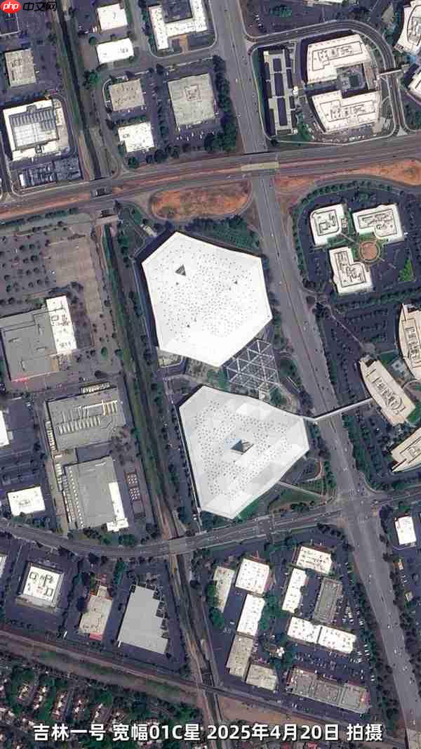 从太空看NVIDIA的 “奋进号” 总部:无处不在的三角形