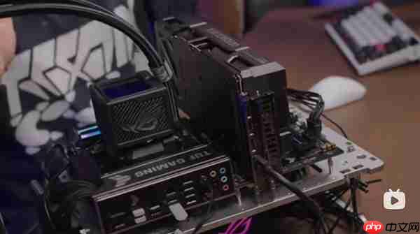 显卡250W内不用接线!华硕展示魔改PCIe全新供电概念