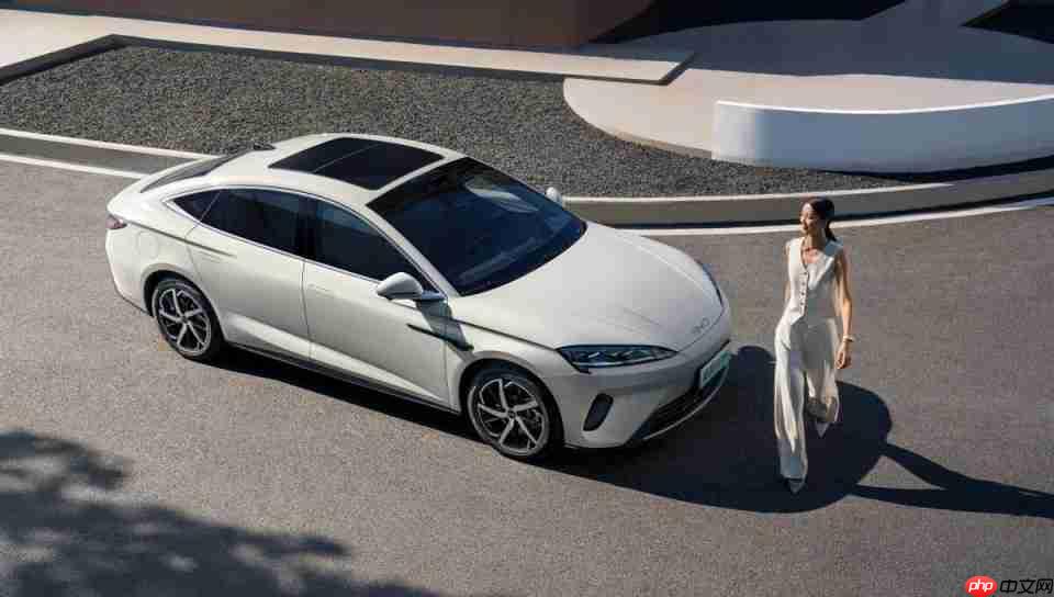 入门即满配，比亚迪2026款海豹07DM-i正式上市，14.98万元起