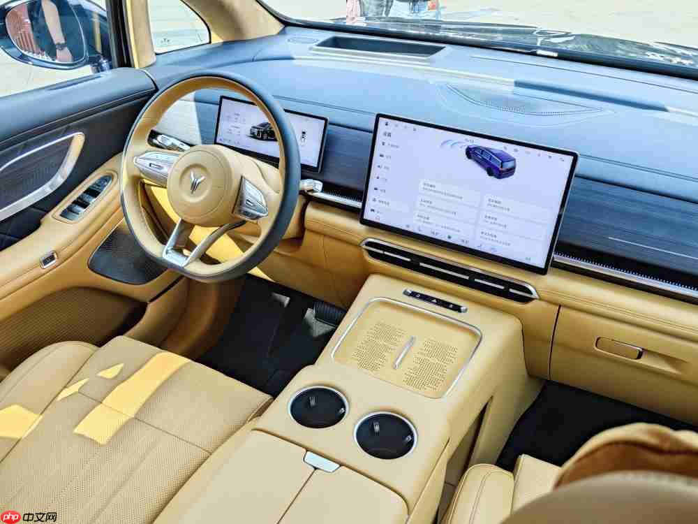 太嚣张!岚图直呼“找不到对手”,新款梦想家真能掀桌子吗?