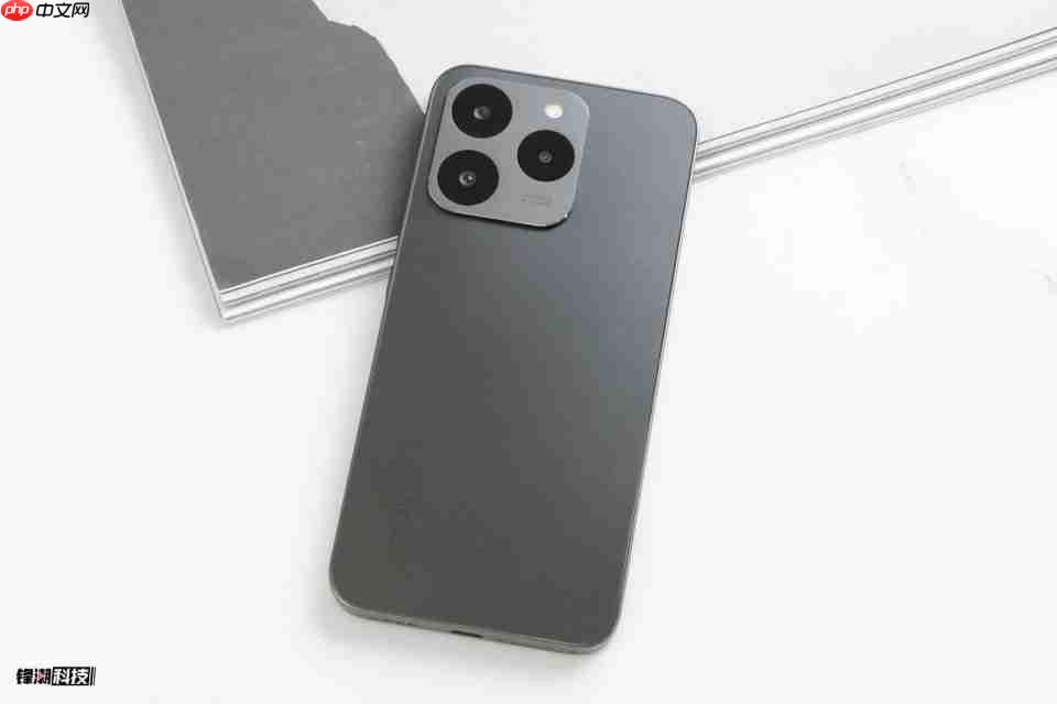 真我15T图赏:称手小直屏,轻薄耐用