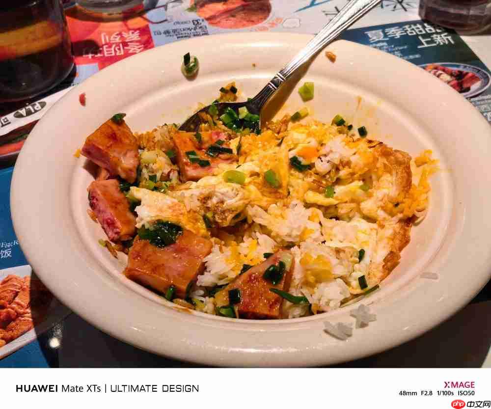 华为Mate XTs体验:降价2000元反而更强了,三折叠实用的开端?