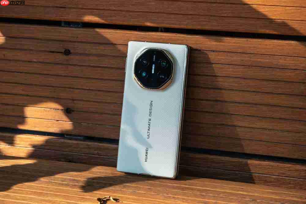 华为Mate XTs体验:降价2000元反而更强了,三折叠实用的开端?