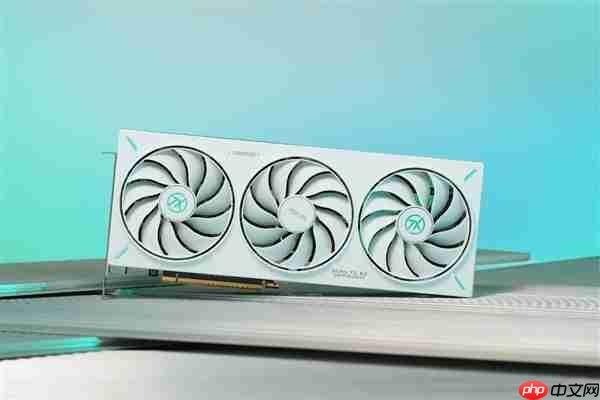 华硕RTX5060显卡轻松玩转《空洞骑士：丝之歌》