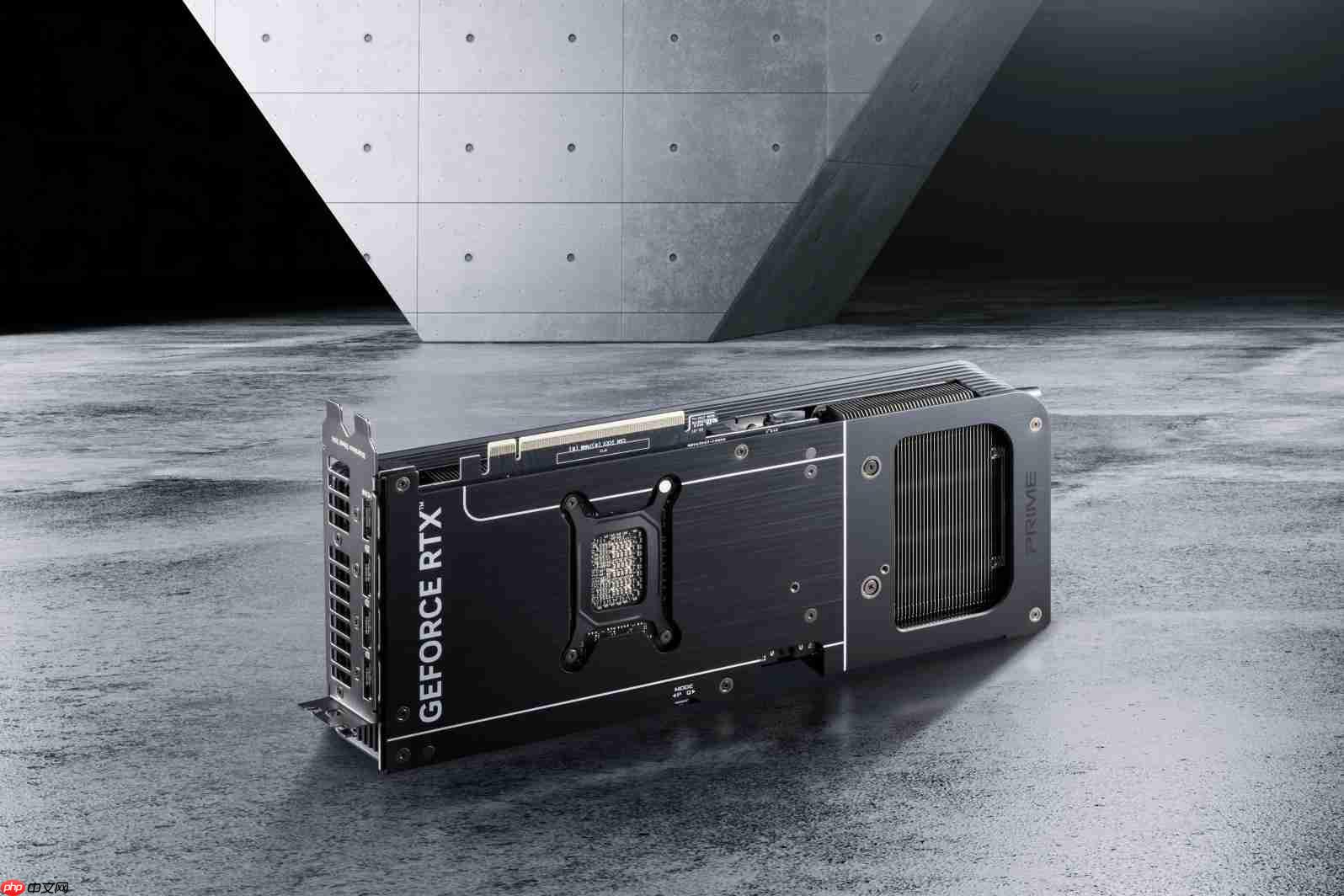 高效能本地加速!华硕5070大师显卡 助力OpenAI 潜力释放