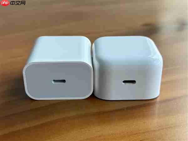 苹果新款40W充电器开箱:体积惊艳 功率密度大提升!