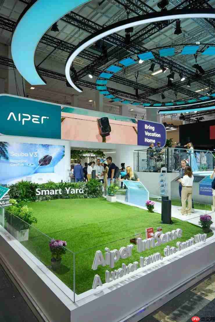 元鼎智能亮相IFA 2025 | 全球首发 AI泳池清洁机器人