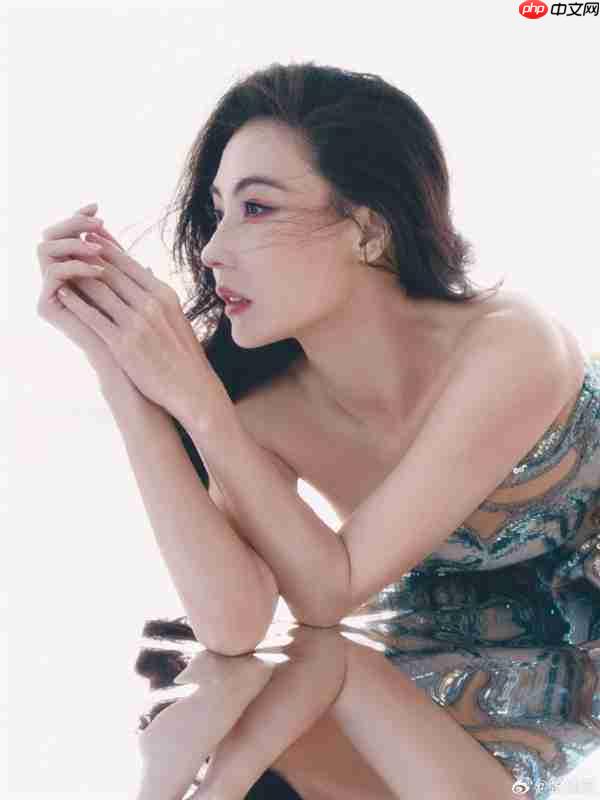 45岁张柏芝出席活动引围观：网友感叹美的不知天地为何物了