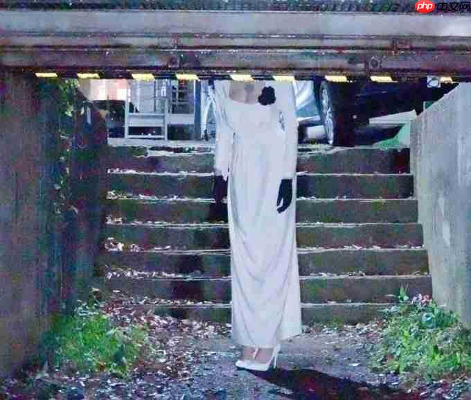 现实版八尺夫人! 1米8乌克兰美女coser扮演蒂米特雷斯库夫人