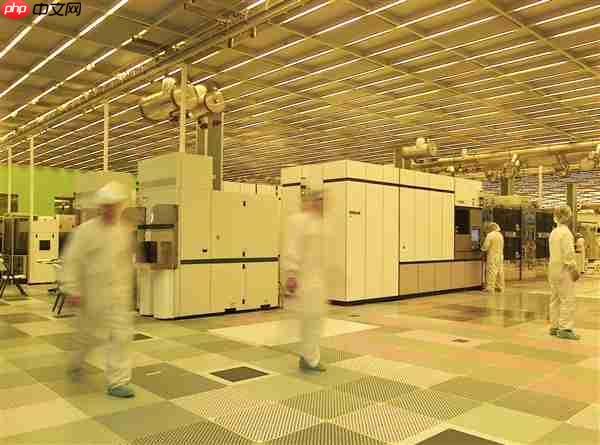 是报复H20没人买吗！美国撤销英特尔、三星等在华生产芯片豁免 120天后生效