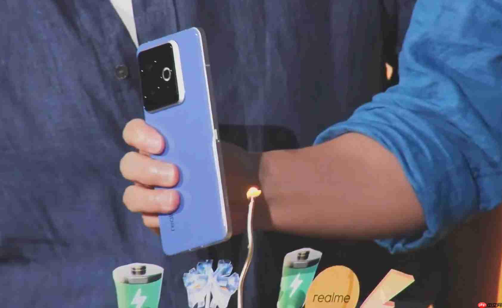 真我828真粉节：15000mAh概念机与