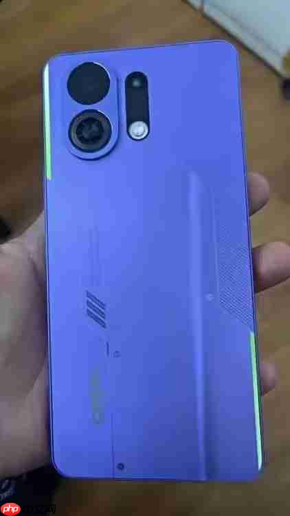 暑期新机大乱斗!巨大容量电池成中端手机标配?