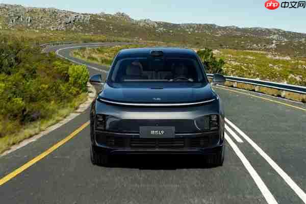 理想i8，李想力证产品实力无敌，同价位赛道上无对手，独特优势展现强势竞争力