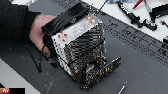 传奇落幕:GTX 1080 Ti定制水冷+超频也不敌RTX 5050!