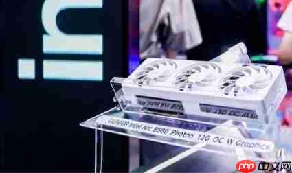 空间压缩术:英特尔携生态伙伴推出高性能双卡工作站