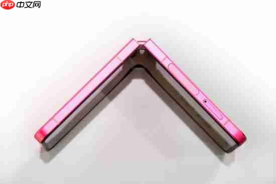 探秘三星GalaxyZ Flip7：精湛工艺打造掌心折叠旗舰