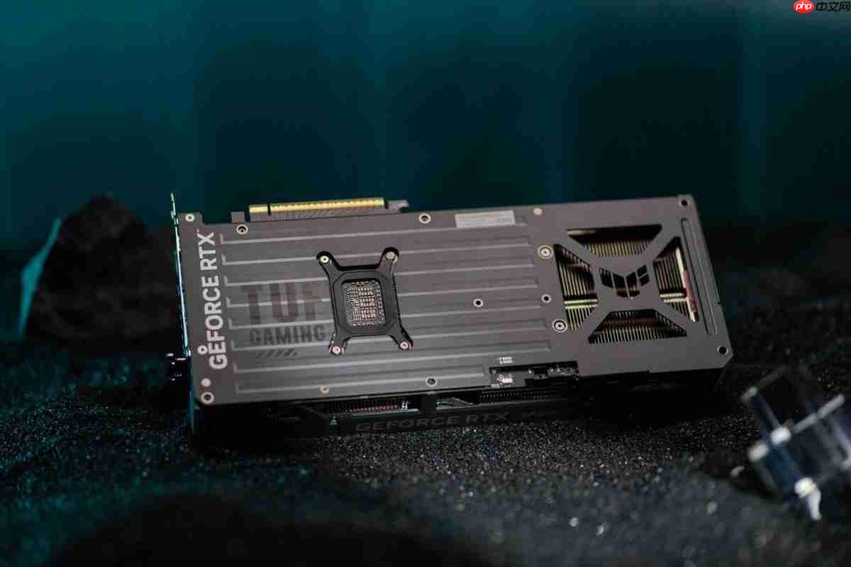 战力全开!华硕5070Ti显卡搭载DLSS4高帧畅玩《剑星》