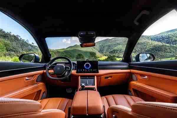 世界冠军入手问界新M7 余承东称已交付22万辆