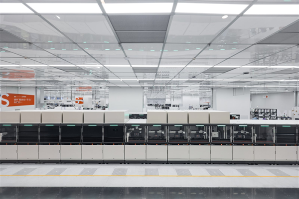 小米晒手机智能工厂:单线产能600台/小时 是代工厂两倍