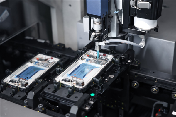 小米晒手机智能工厂:单线产能600台/小时 是代工厂两倍