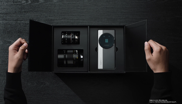 10倍无损光学变焦!真我可更换镜头概念机官方开箱