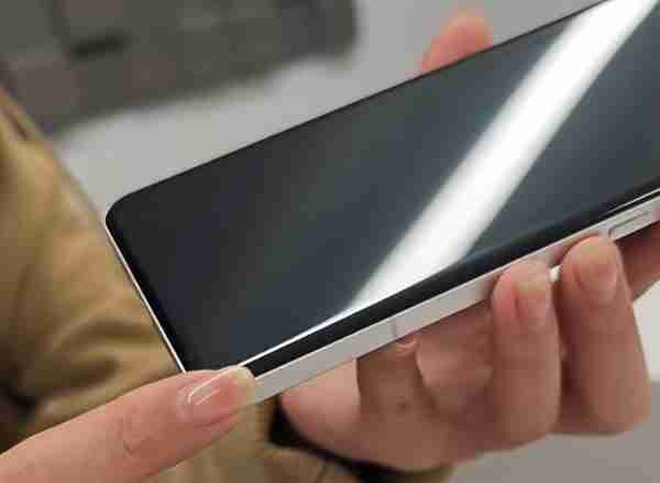 小米15 Ultra三配色真机首发上手:黑、白、双拼