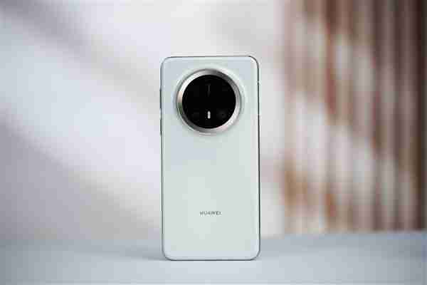 华为Mate 70 Pro全新版本首曝:命名优享版 或搭配耳机销售