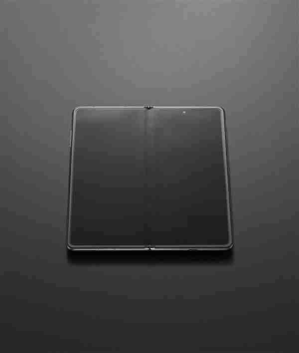 平整得不像折叠屏！刘作虎秀出OPPO Find N5：你永远可以相信OPPO