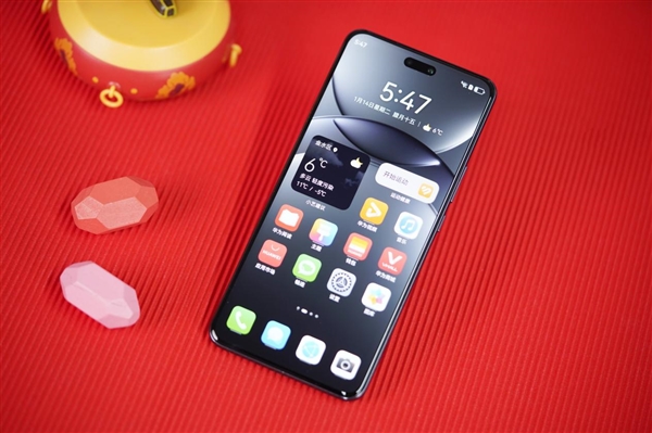 格纹变奏设计个性十足!华为nova 13 Pro图赏