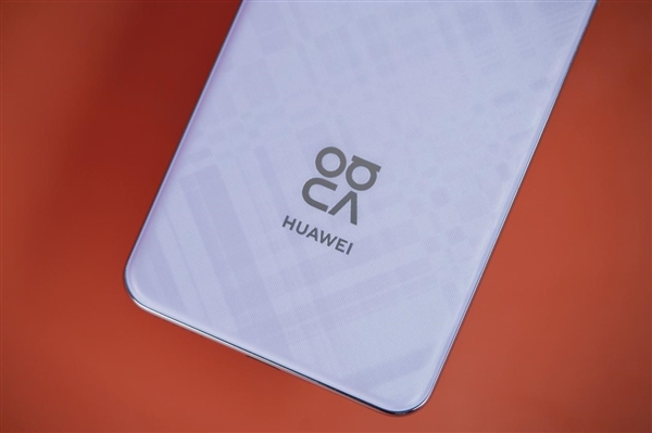 格纹变奏设计个性十足!华为nova 13 Pro图赏