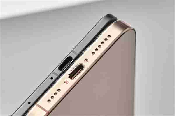 全球最薄折叠屏！OPPO Find N5真机现身：薄到无敌