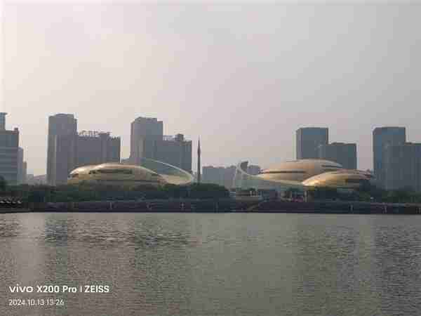 天玑9400助力vivo X200 Pro成安卓影像天花板:灭霸级长焦无人能敌
