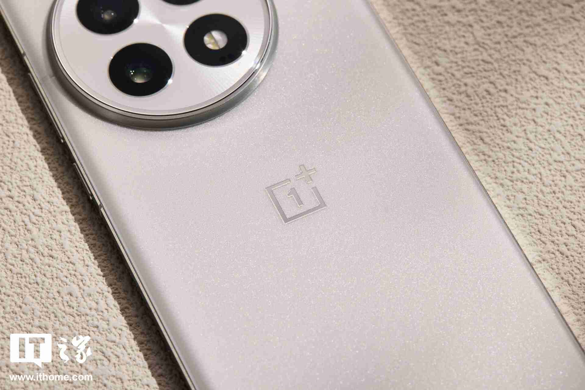 一加 13 手机 ColorOS 相册个性水印上线,支持搭配实况照片使用