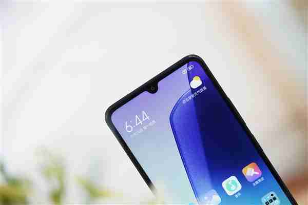 499元超低价神机!Redmi 14C图赏