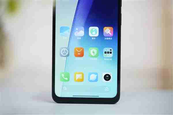 499元超低价神机!Redmi 14C图赏