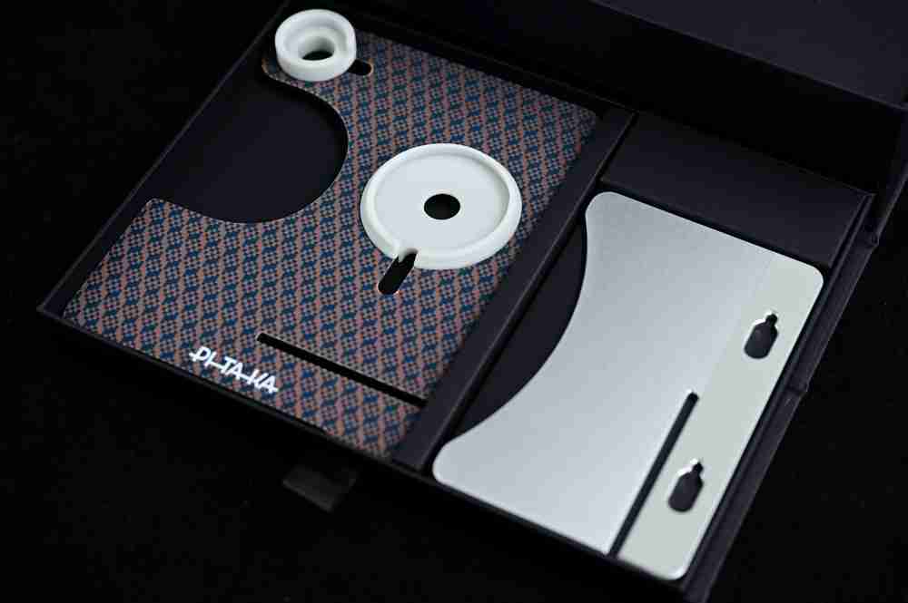 让iphone使用起来更便捷一点,pitaka礼盒开箱图赏